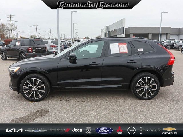 2024 Volvo XC60 Plus Dark Theme