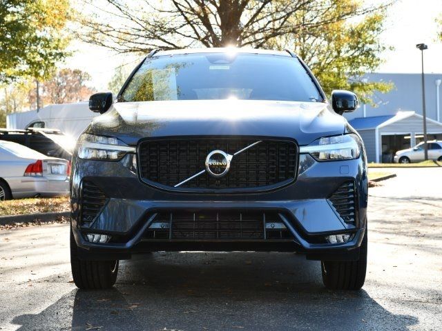 2024 Volvo XC60 Plus Dark Theme