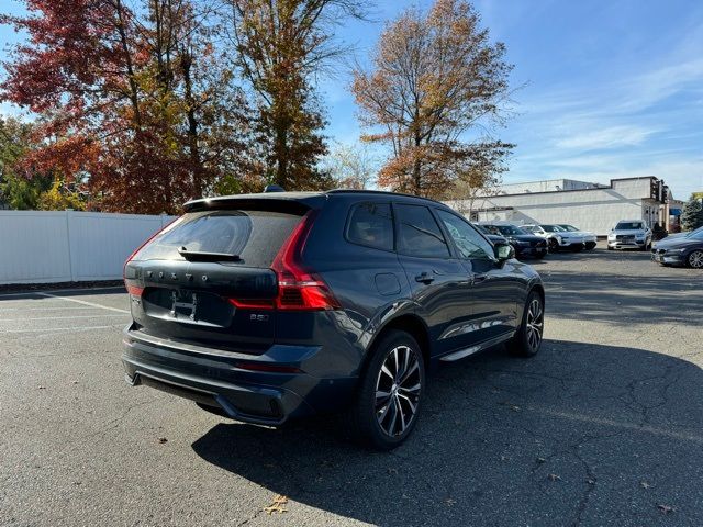 2024 Volvo XC60 Plus Dark Theme