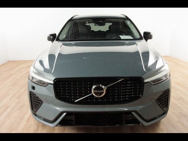 2024 Volvo XC60 Plus Dark Theme