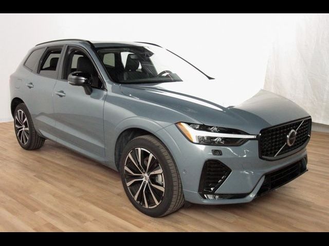 2024 Volvo XC60 Plus Dark Theme