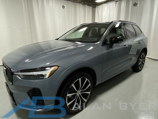 2024 Volvo XC60 Plus Dark Theme