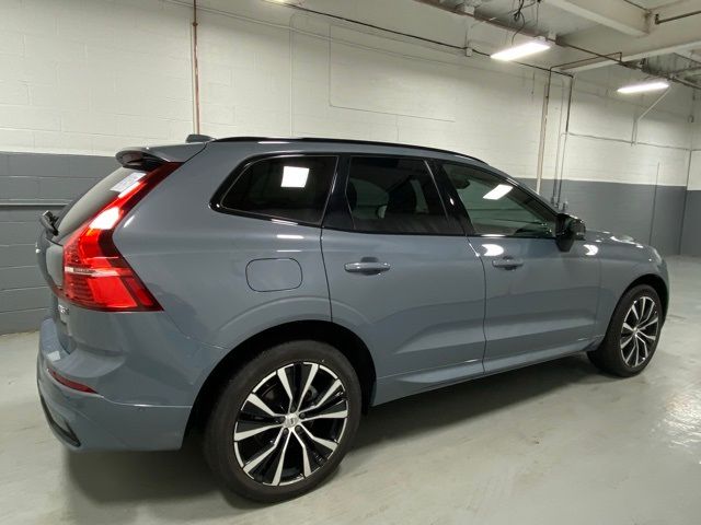 2024 Volvo XC60 Plus Dark Theme