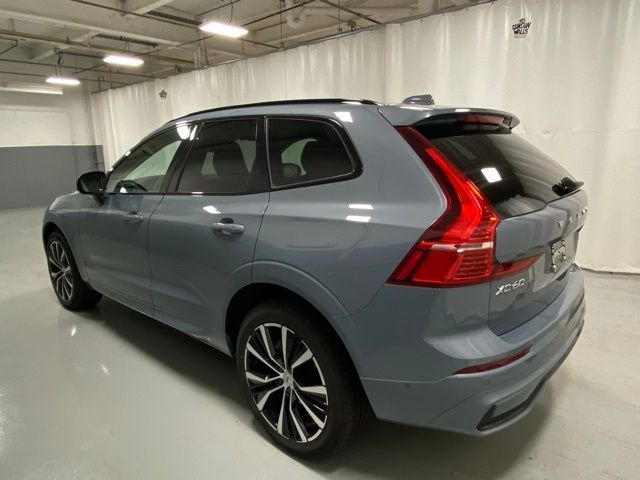 2024 Volvo XC60 Plus Dark Theme