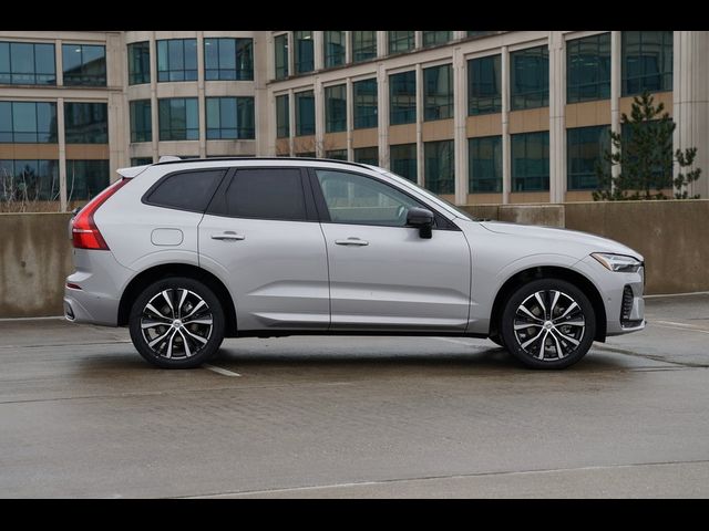 2024 Volvo XC60 Plus Dark Theme