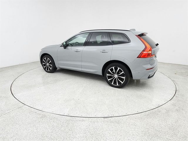 2024 Volvo XC60 Plus Dark Theme