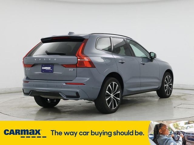 2024 Volvo XC60 Plus Dark Theme