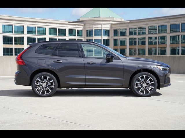 2024 Volvo XC60 Plus Dark Theme