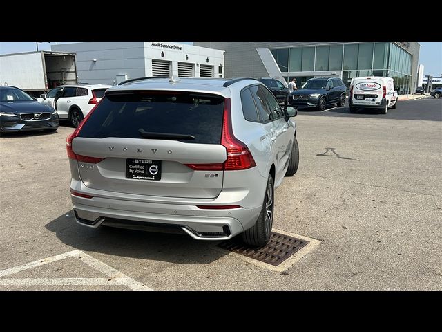 2024 Volvo XC60 Plus Dark Theme