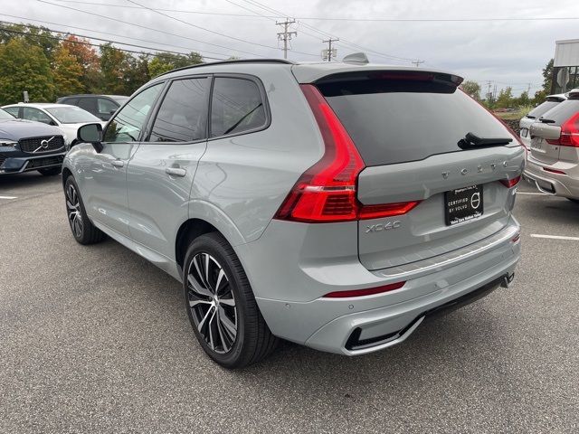 2024 Volvo XC60 Plus Dark Theme