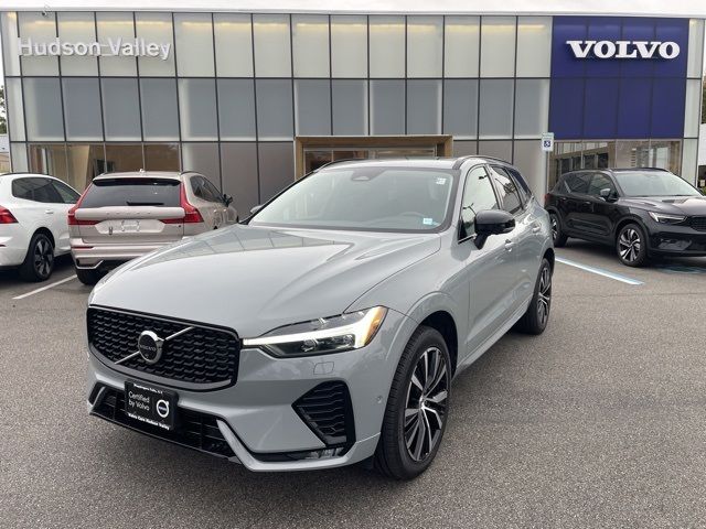 2024 Volvo XC60 Plus Dark Theme