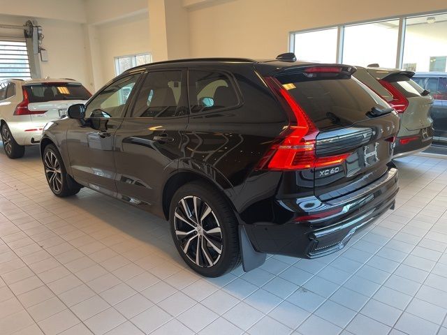 2024 Volvo XC60 Plus Dark Theme