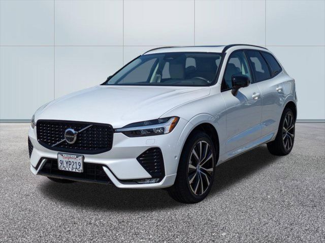 2024 Volvo XC60 Plus Dark Theme