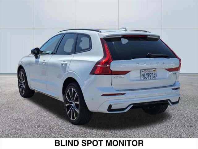 2024 Volvo XC60 Plus Dark Theme