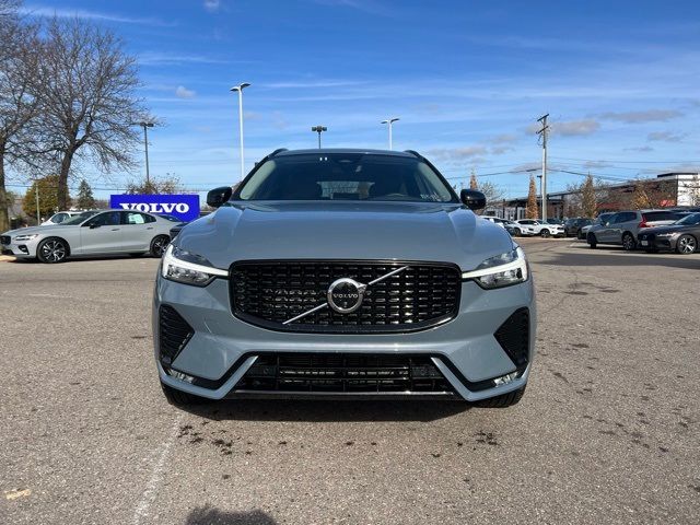 2024 Volvo XC60 Plus Dark Theme