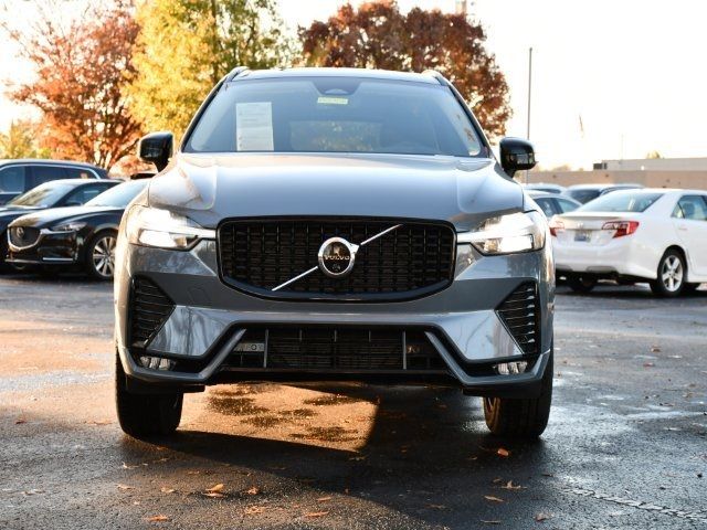 2024 Volvo XC60 Plus Dark Theme