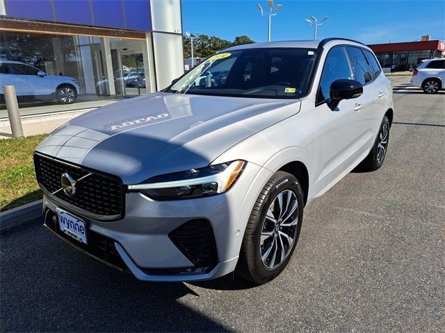 2024 Volvo XC60 Plus Dark Theme