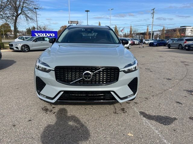 2024 Volvo XC60 Plus Dark Theme