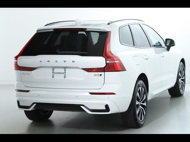 2024 Volvo XC60 Plus Dark Theme