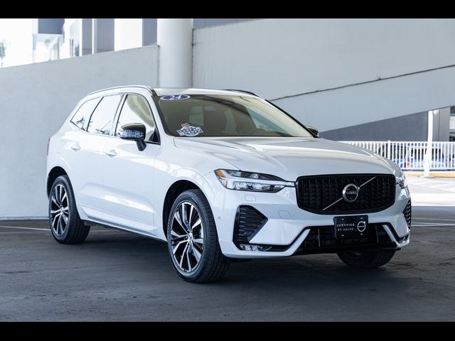 2024 Volvo XC60 Plus Dark Theme