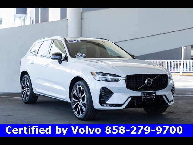 2024 Volvo XC60 Plus Dark Theme