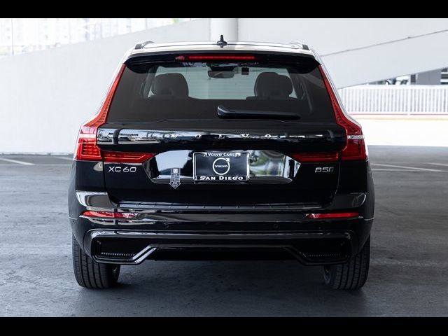 2024 Volvo XC60 Plus Dark Theme