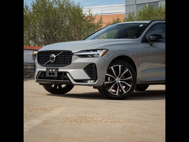 2024 Volvo XC60 Plus Dark Theme
