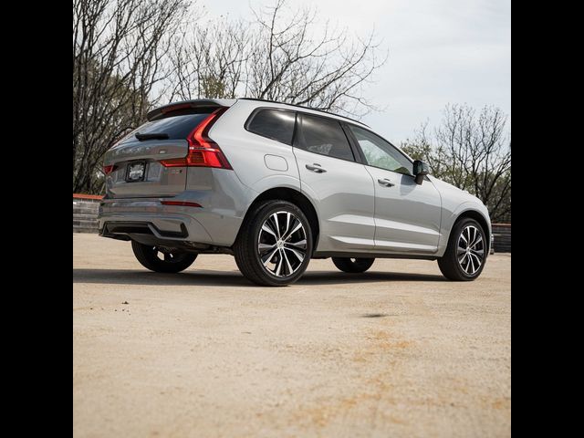 2024 Volvo XC60 Plus Dark Theme