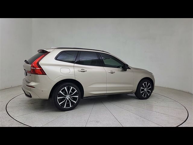 2024 Volvo XC60 Plus Dark Theme