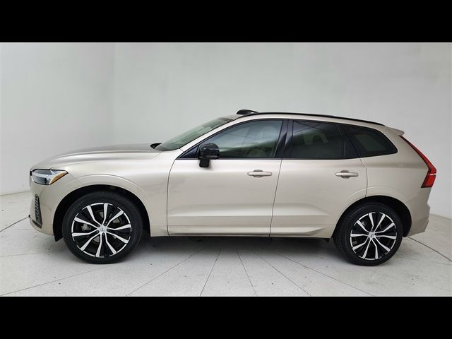 2024 Volvo XC60 Plus Dark Theme