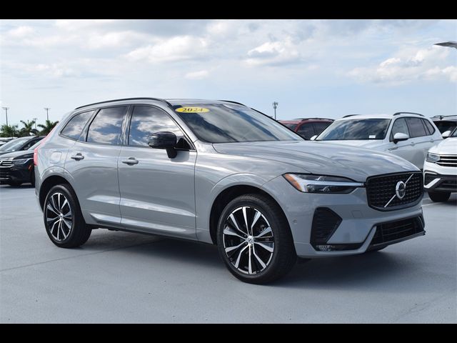 2024 Volvo XC60 Plus Dark Theme