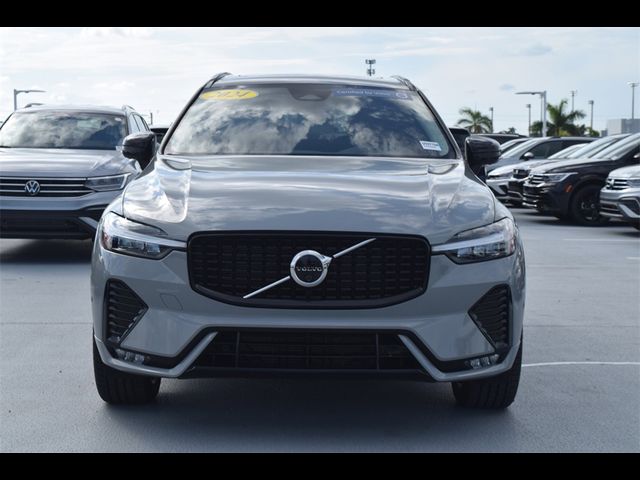 2024 Volvo XC60 Plus Dark Theme