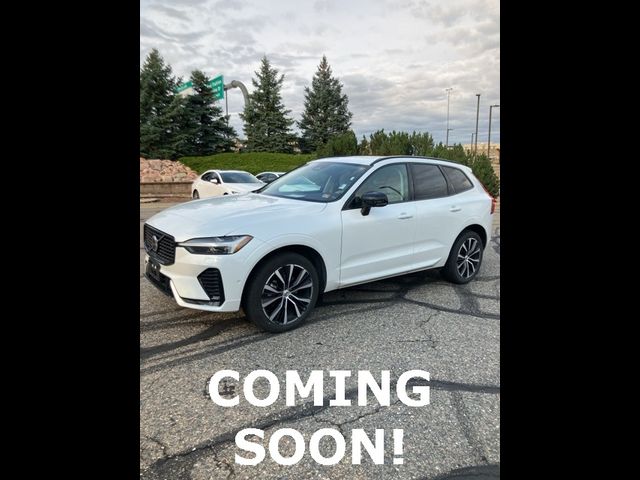 2024 Volvo XC60 Plus Dark Theme