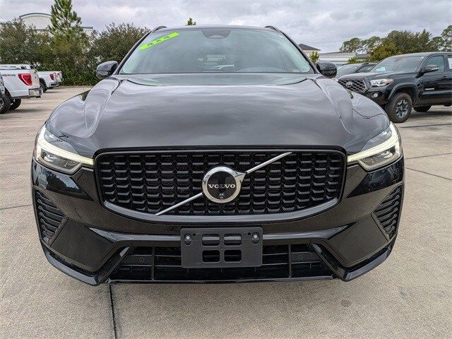 2024 Volvo XC60 Plus Dark Theme