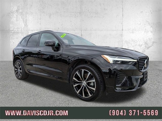 2024 Volvo XC60 Plus Dark Theme