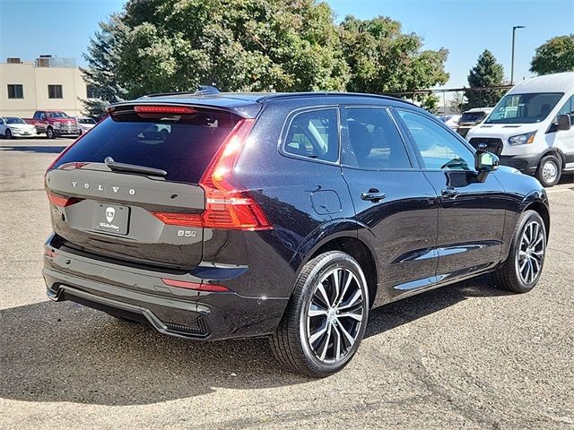 2024 Volvo XC60 Plus Dark Theme