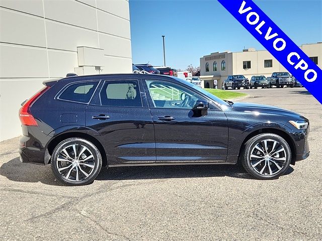 2024 Volvo XC60 Plus Dark Theme