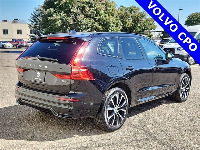 2024 Volvo XC60 Plus Dark Theme