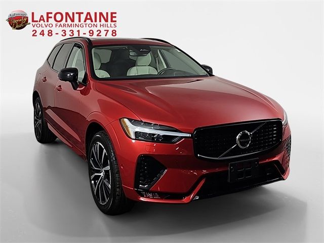 2024 Volvo XC60 Plus Dark Theme