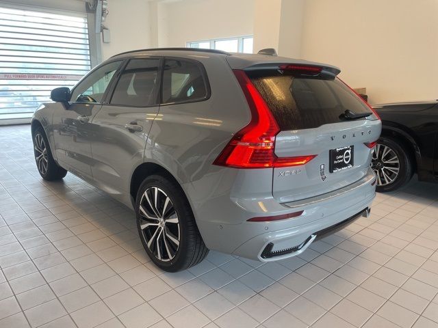 2024 Volvo XC60 Plus Dark Theme