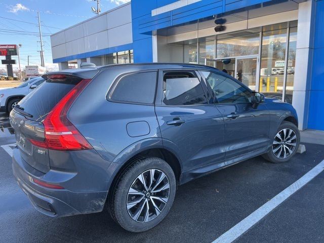 2024 Volvo XC60 Plus Dark Theme