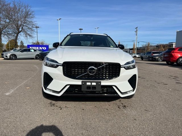 2024 Volvo XC60 Plus Dark Theme