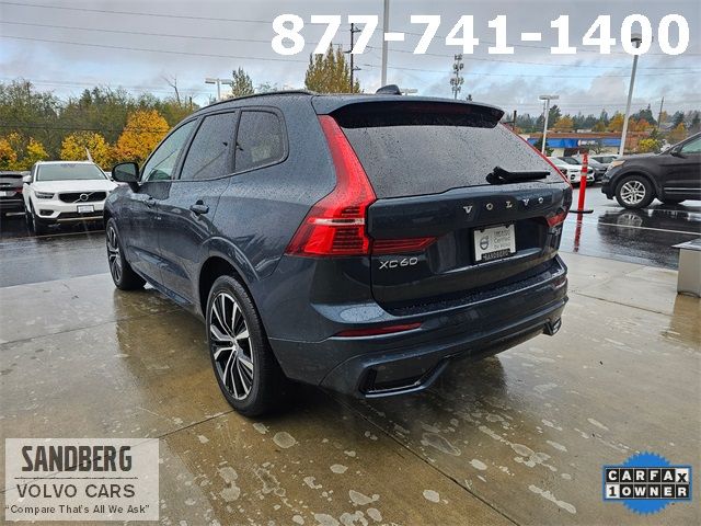 2024 Volvo XC60 Plus Dark Theme