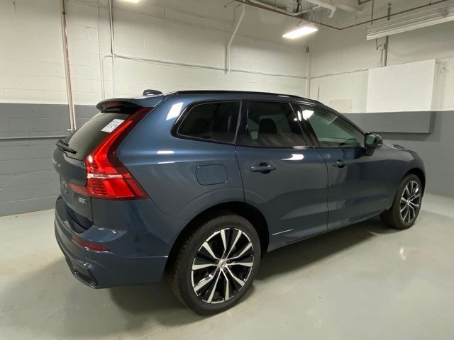 2024 Volvo XC60 Plus Dark Theme