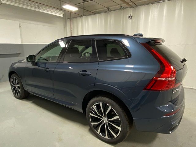 2024 Volvo XC60 Plus Dark Theme