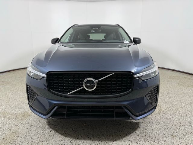 2024 Volvo XC60 Plus Dark Theme