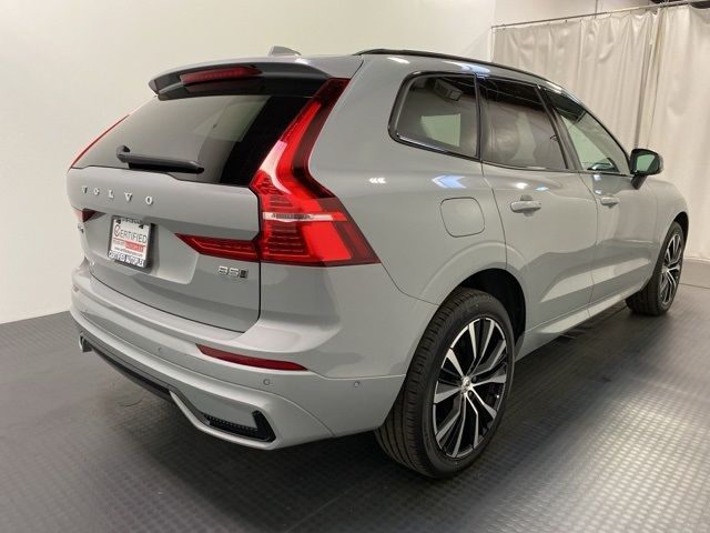 2024 Volvo XC60 Plus Dark Theme