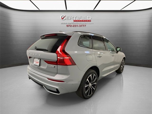 2024 Volvo XC60 Plus Dark Theme