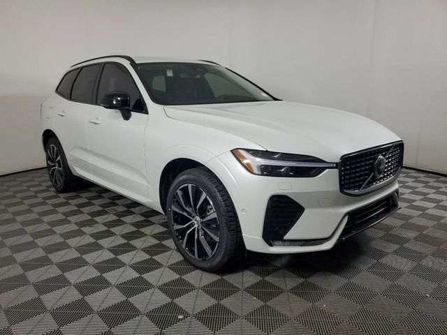 2024 Volvo XC60 Plus Dark Theme