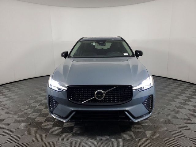 2024 Volvo XC60 Plus Dark Theme